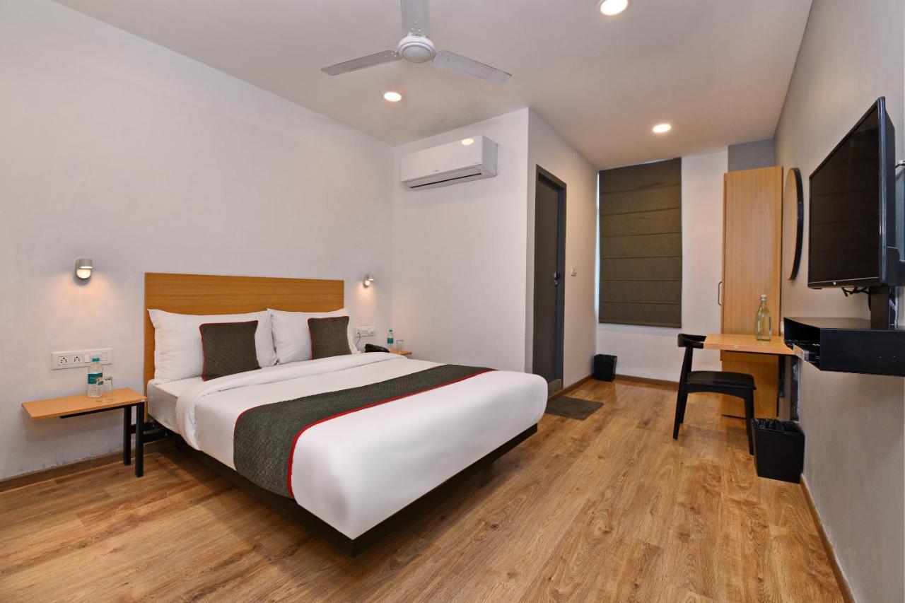 Townhouse Function Inn Near Chaudhary Charan Singh International Airport Лакхнау Екстер'єр фото
