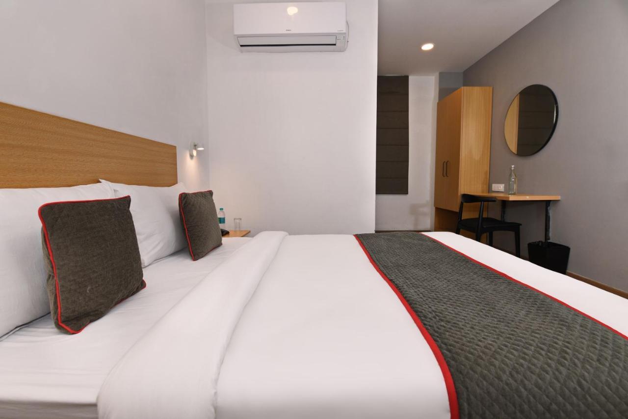 Townhouse Function Inn Near Chaudhary Charan Singh International Airport Лакхнау Екстер'єр фото
