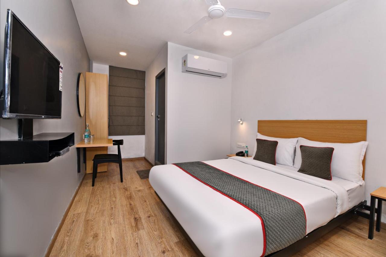 Townhouse Function Inn Near Chaudhary Charan Singh International Airport Лакхнау Екстер'єр фото