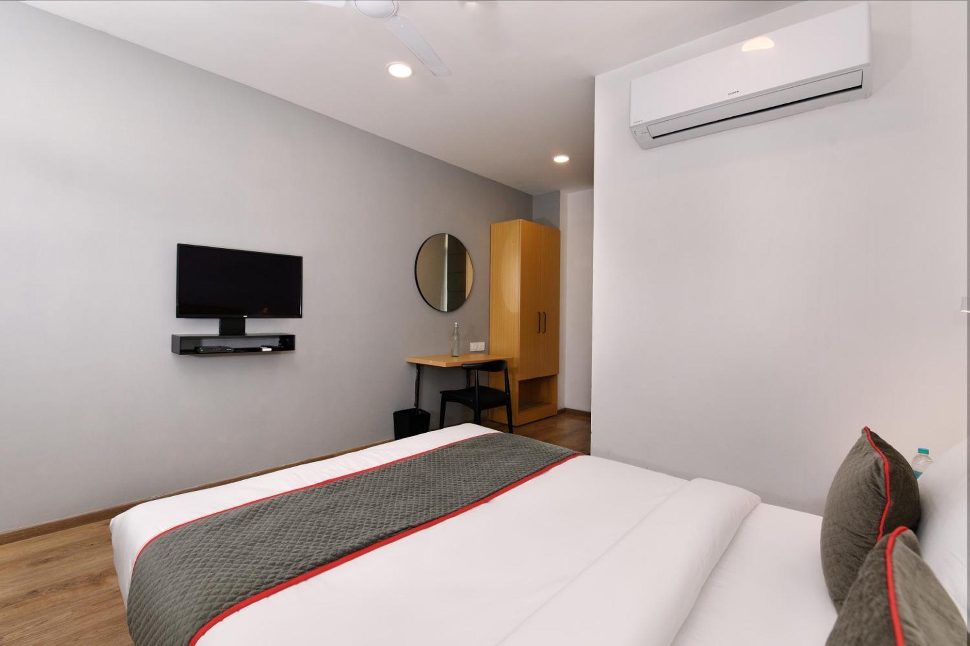 Townhouse Function Inn Near Chaudhary Charan Singh International Airport Лакхнау Екстер'єр фото