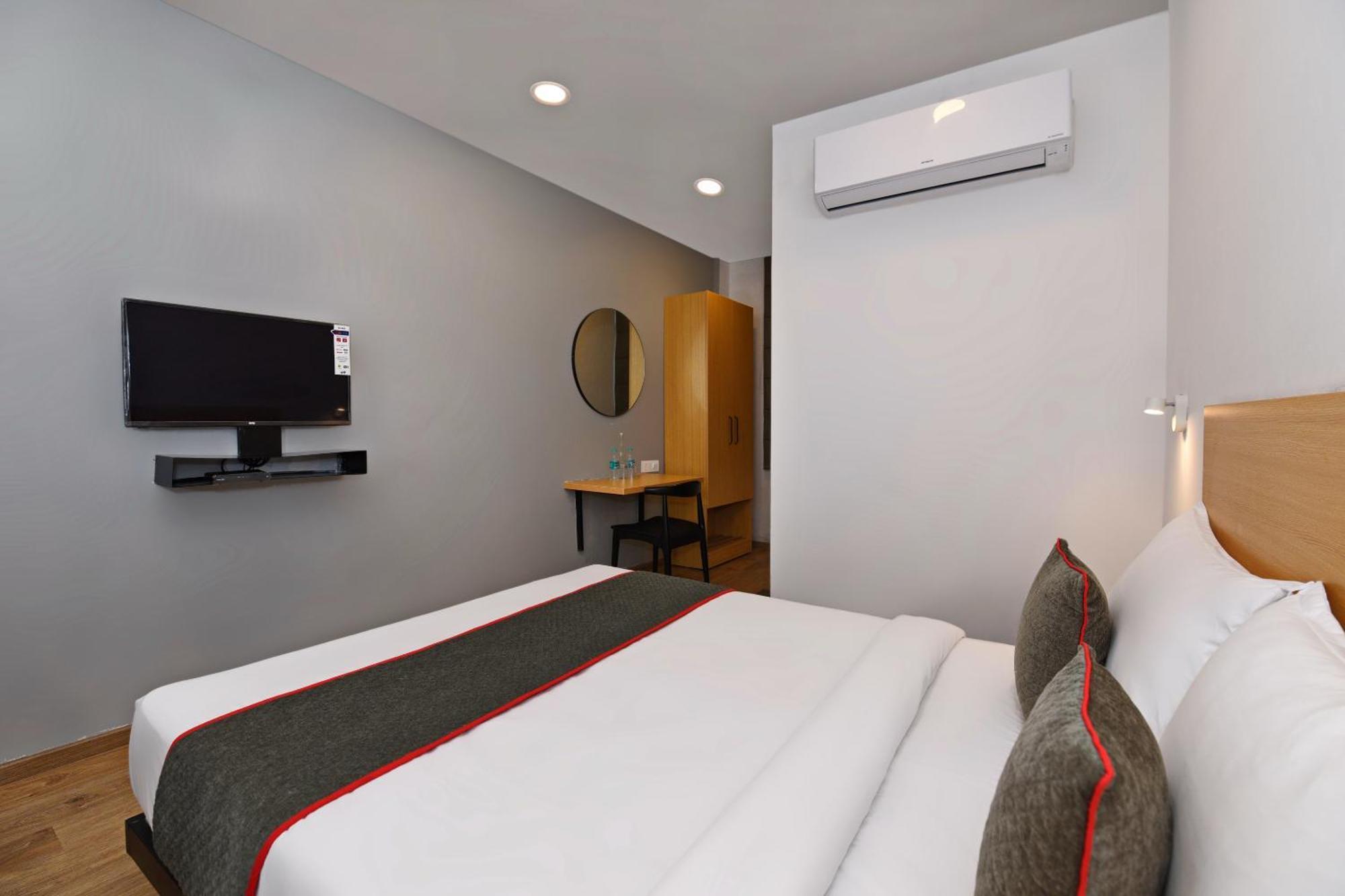 Townhouse Function Inn Near Chaudhary Charan Singh International Airport Лакхнау Екстер'єр фото