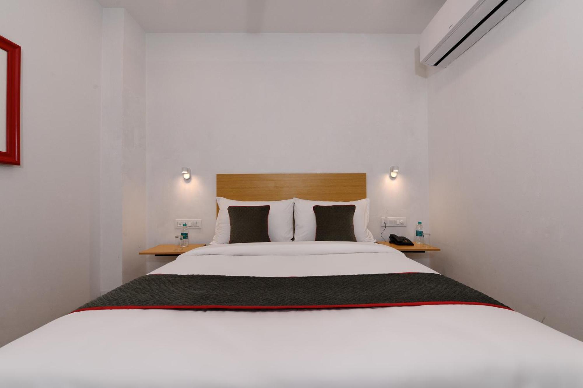 Townhouse Function Inn Near Chaudhary Charan Singh International Airport Лакхнау Екстер'єр фото
