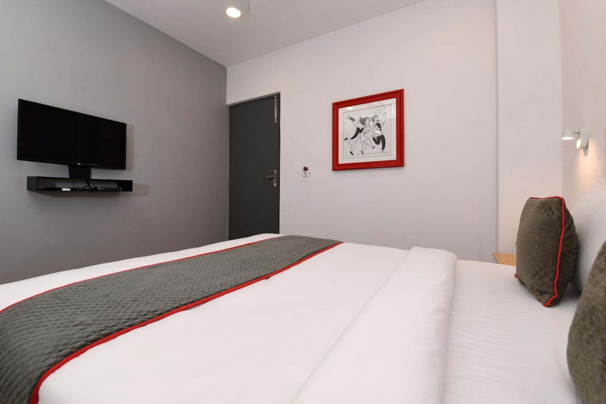Townhouse Function Inn Near Chaudhary Charan Singh International Airport Лакхнау Екстер'єр фото