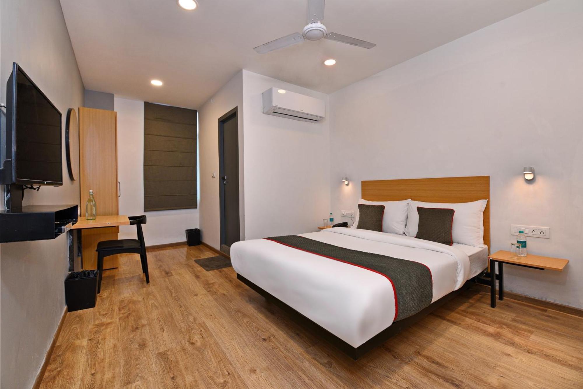 Townhouse Function Inn Near Chaudhary Charan Singh International Airport Лакхнау Екстер'єр фото