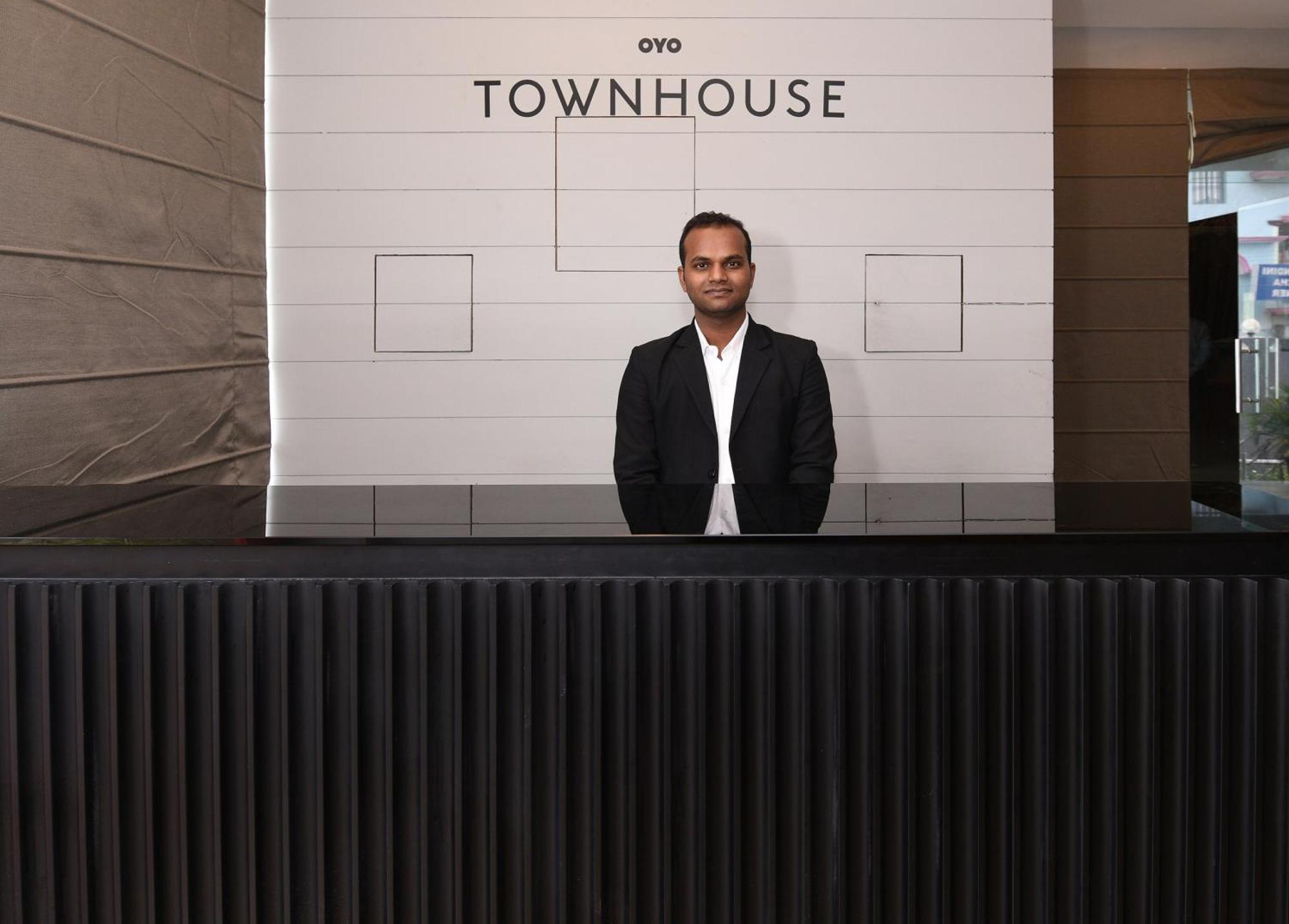 Townhouse Function Inn Near Chaudhary Charan Singh International Airport Лакхнау Екстер'єр фото
