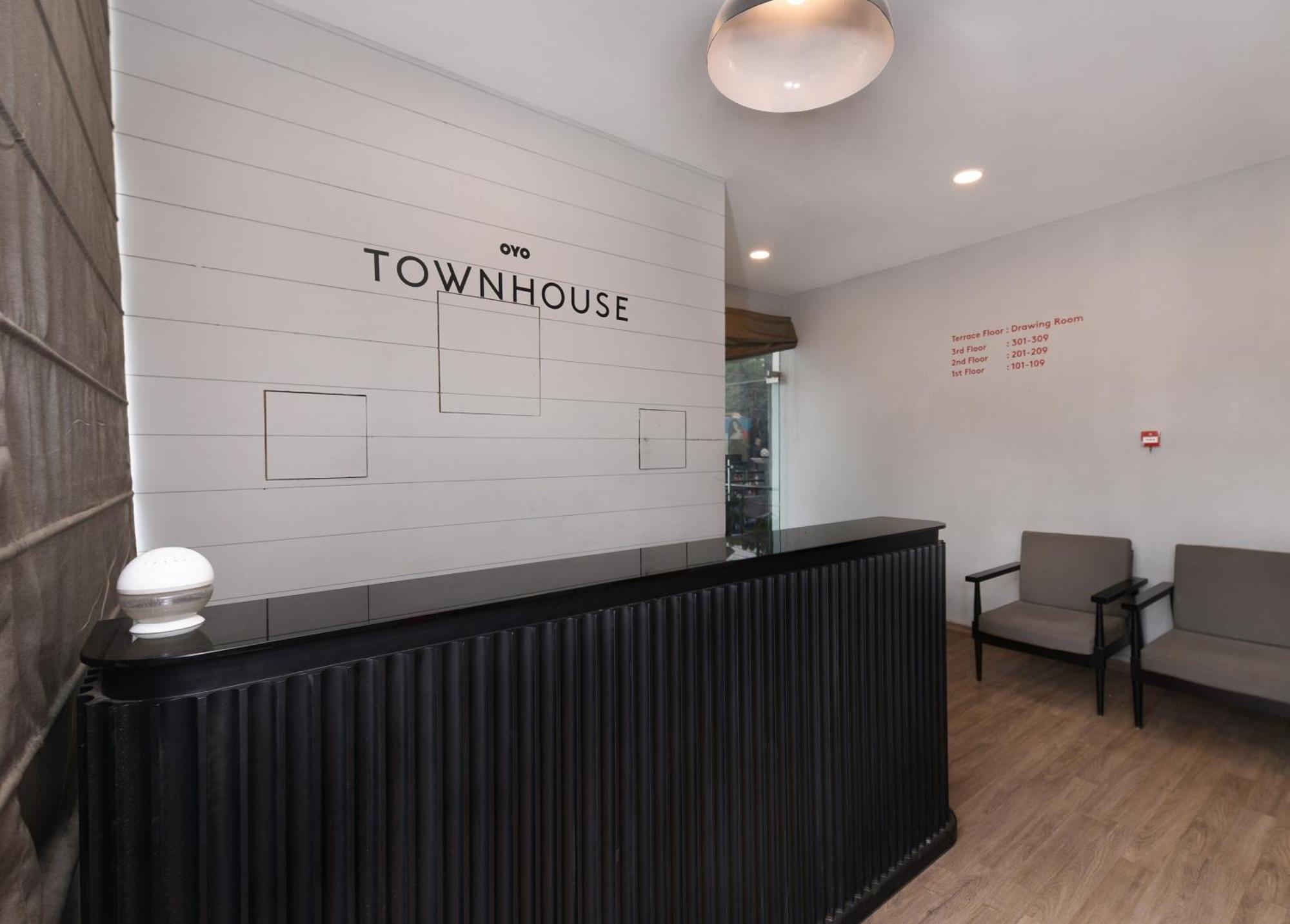 Townhouse Function Inn Near Chaudhary Charan Singh International Airport Лакхнау Екстер'єр фото