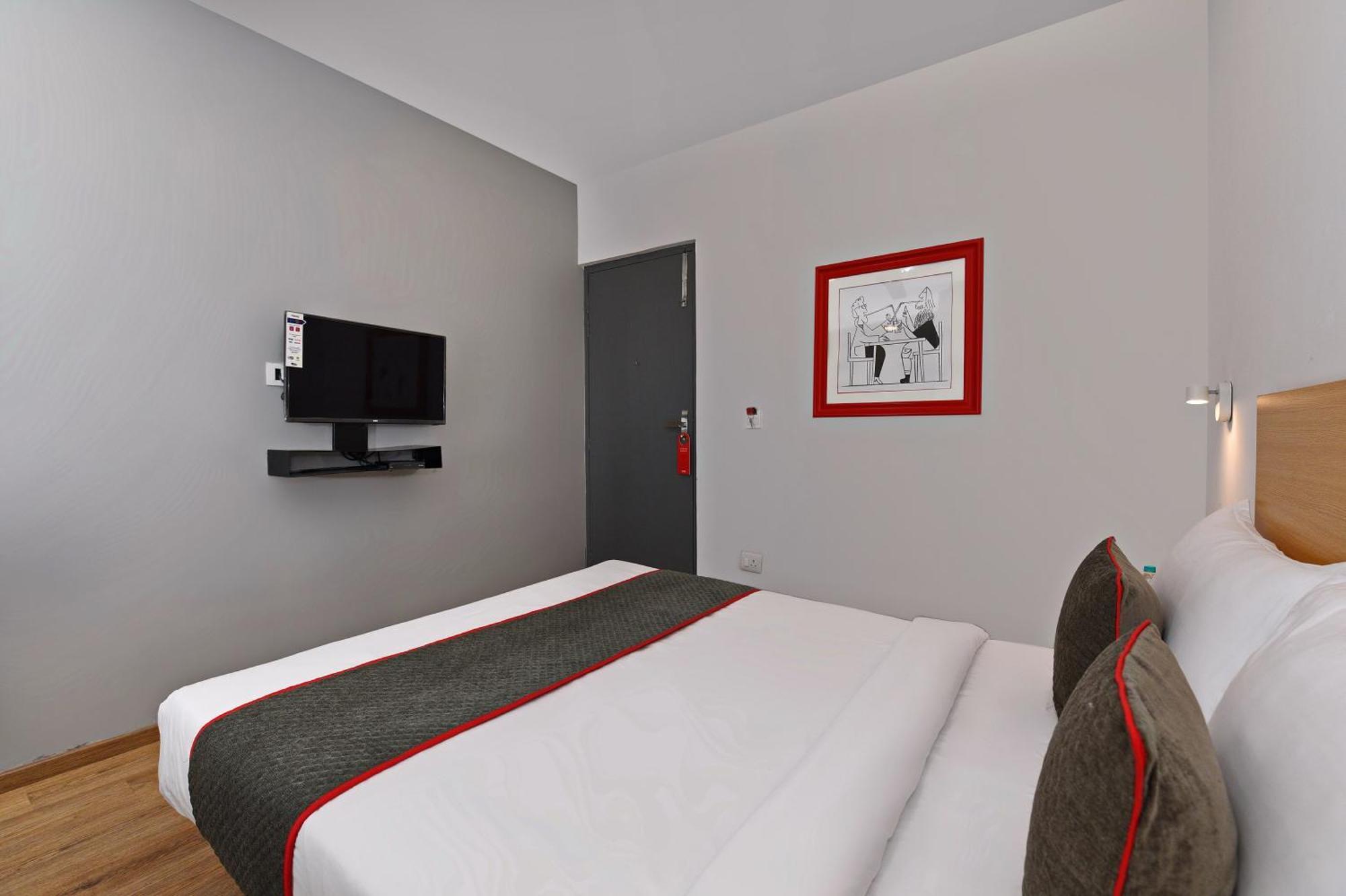 Townhouse Function Inn Near Chaudhary Charan Singh International Airport Лакхнау Екстер'єр фото
