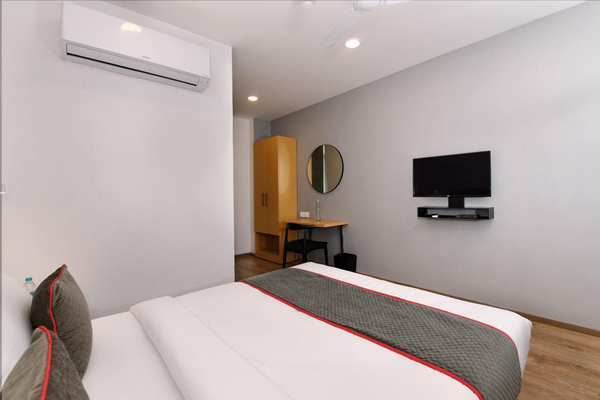 Townhouse Function Inn Near Chaudhary Charan Singh International Airport Лакхнау Екстер'єр фото